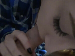 Домашний секс с милой безотказной супругой в спальне