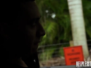 Жесткий трах с милой кудрявой попутчицей в машине