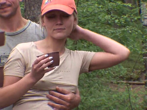 Секс с русскими телками на пикнике в лесу