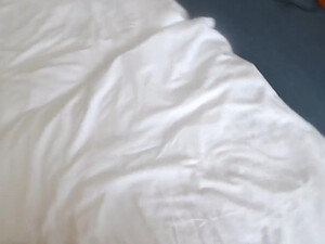 Трах от первого лица в спальне с послушной молодой супругой