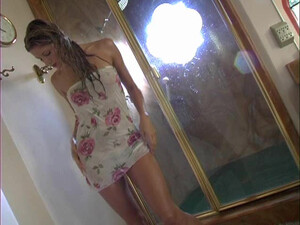 Секс после душа с великолепной худой потаскухой Monica Sweetheart