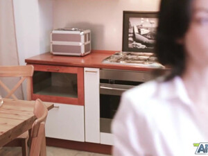 Красивый нежный секс молодоженов