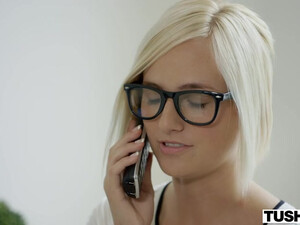 Секретарша дала в тугую попу своему итальянскому начальнику