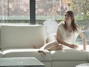 Нежный секс с окончанием на женскую грудь