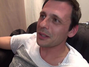 Член в заднице заставил стонать длинноволосую шалунью