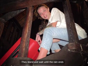 Русская сестра сосет большой пенис брата в знак благодарности за помощь