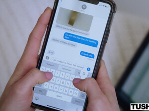 Молодая девка громко кричит, прыгая пиздой на твердом члене