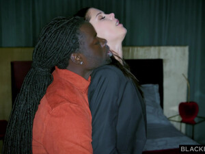 Белая сучка делает негру самый крутой минет в мире