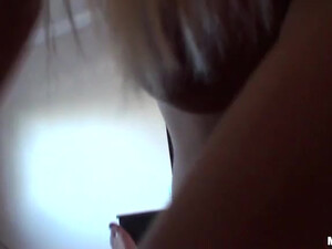 Пацан как следует отодрал свою бывшую девушку на кровати