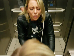 Секс в лифте с немецкой смазливой давалкой