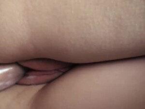 Домашний секс в презервативе крупным планом