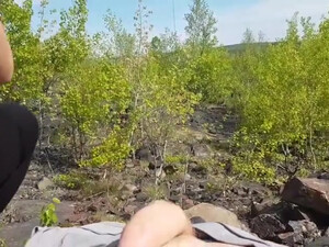 Ебутся на природе и снимают секс