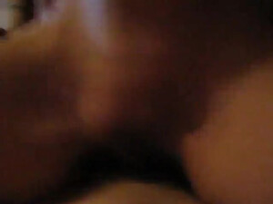 Русская жена с большими дойками прыгает на члене перед камерой