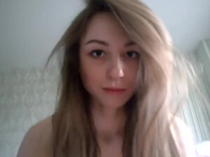 Домашняя дрочка от худенькой красотки