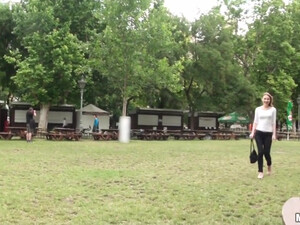 Жарит в жопу собственную жену в спальне