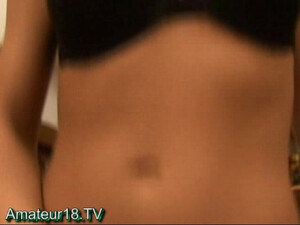 Гимнастка Света трахается со своим тренером на полу