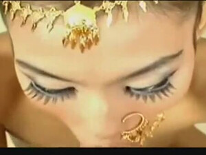 Худенькая арабка дала в киску своему любимому мужчине