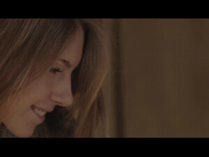 Из пизды Ксюши слышится хлюпанье во время ебли