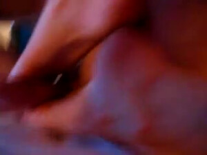 Рыжая бестия обрабатывает ртом фаллос супруга