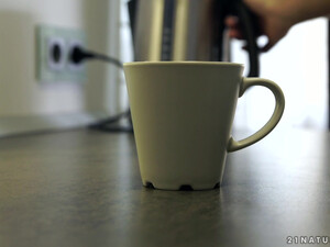 Долбит хуем в раздолбанное очко брюнетки после сладкого минета