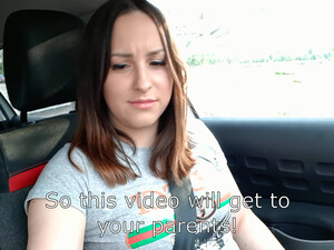 Студентка попросила подвезти, и была выебана в письку