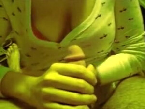 Молодая девушка дрочит и сосет член любимого мужа