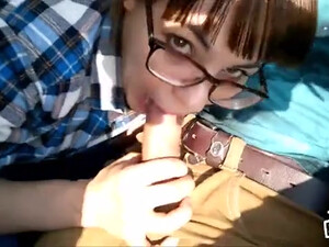 Глубокий заглот в поезде от очкастой попутчицы