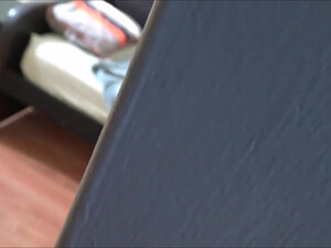 Брат трахнул сестру вместе с её лучшей подружкой