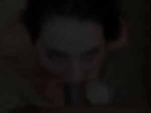 Отменно сосет хлопцу за пару сотен баксов