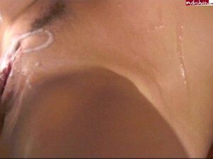 Сперма на пизде бляди осталась после групповухи