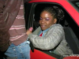 Белые мужики развели негритянку на минет