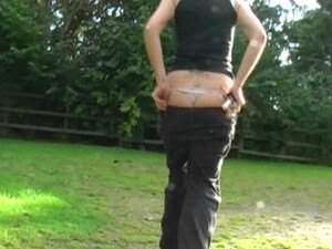 Молодая шлюшка ртом довела нескольких мужиков до оргазма