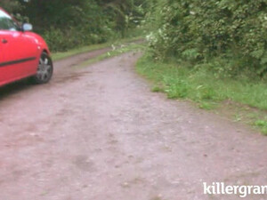 Чувак ебет раком в письку дорогую шлюху