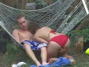 Благоверная пошла к соседу по даче за солью