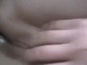 Приучает жену к анальному сексу