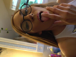 Мужик ебет ненасытную любовницу с классной жопой в разных позах