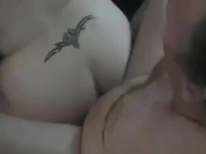 В номере отеля с двумя