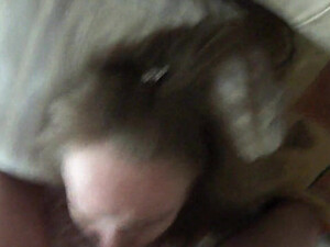 Супруга во время менструации глотает стояк благоверного и кушает его кончу