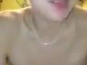 Чувак подарил свою подружку товарищу на проеб в позе в позе раком