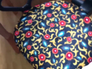 Братишка вставил член сестре в пилотку, чтобы отвлечь ее от учебы