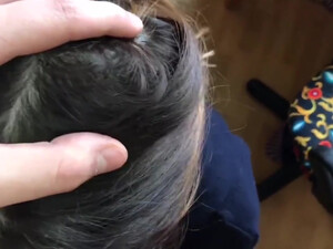 Братишка вставил член сестре в пилотку, чтобы отвлечь ее от учебы