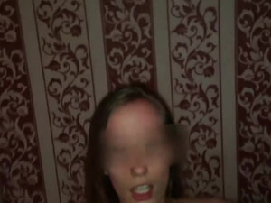 Бурно кончает от МЖМ секса с мужем и его другом