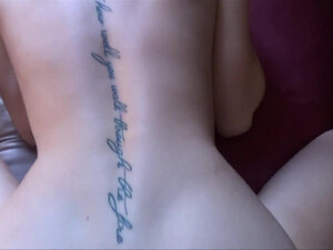 Две сестры стали раком перед братом, чтобы тот их трахнул