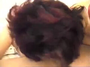 Мамочка выпросила у сына секс и отдалась ему раком на кровати