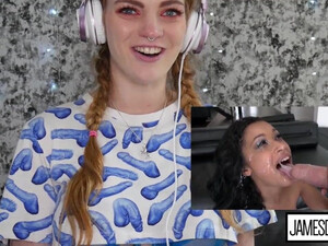 Рыжая девушка смотрит порно и эффектно комментирует его