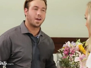 Муженек еще чуть-чуть и не застукал жену за изменой