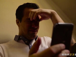 Жена наставляет мужу рога и трахается с любовником на кровати