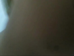 Жена в маске делает горловой минет и дает раком в попку