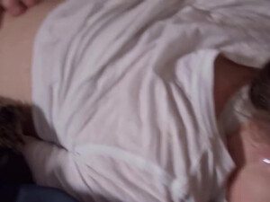 Заботливая жена с самого утра подставила писю под член мужа