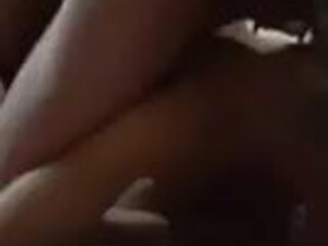 Любимый подставил голую жену под увесистый писюн богатого кента